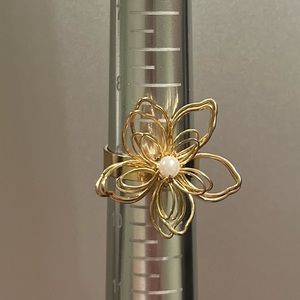 Gold Wire Flower Ring